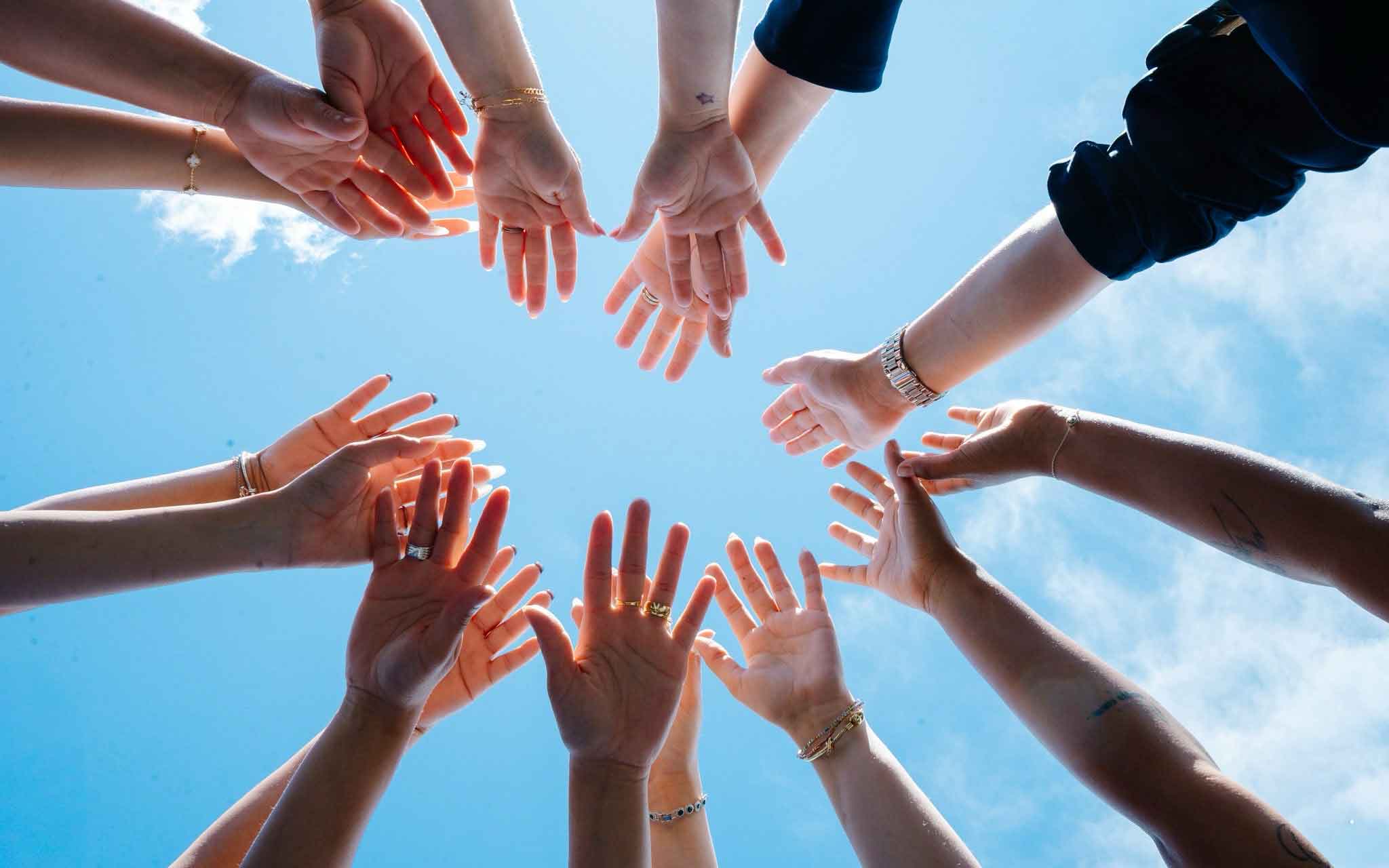 iDust uRest team hands together