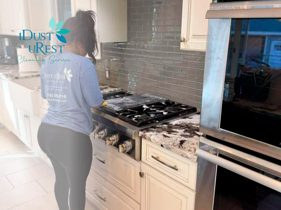 Kitchen deep cleaning detail